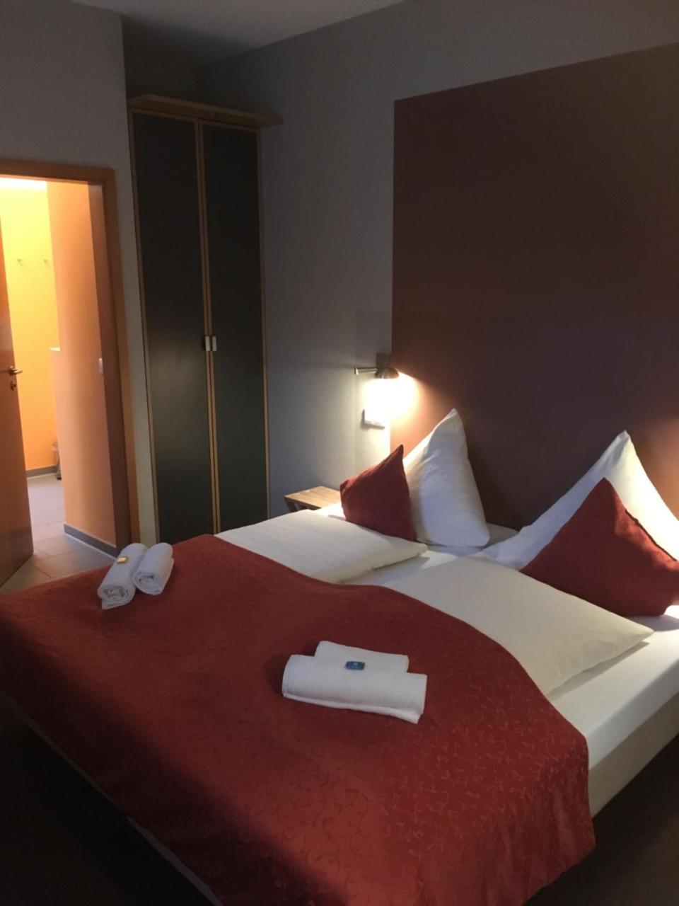 Maxi'S Hotel Steinfeld  Bagian luar foto